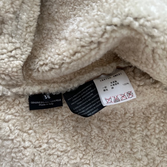 GUCCI Shearling Leather Jacket w/ Belt - Picture 5 of 10